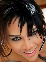 Supermodel Mint spurts her spunk in fishnets
